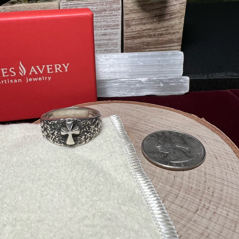 Retired James Avery Textured Cross Ring - image 5